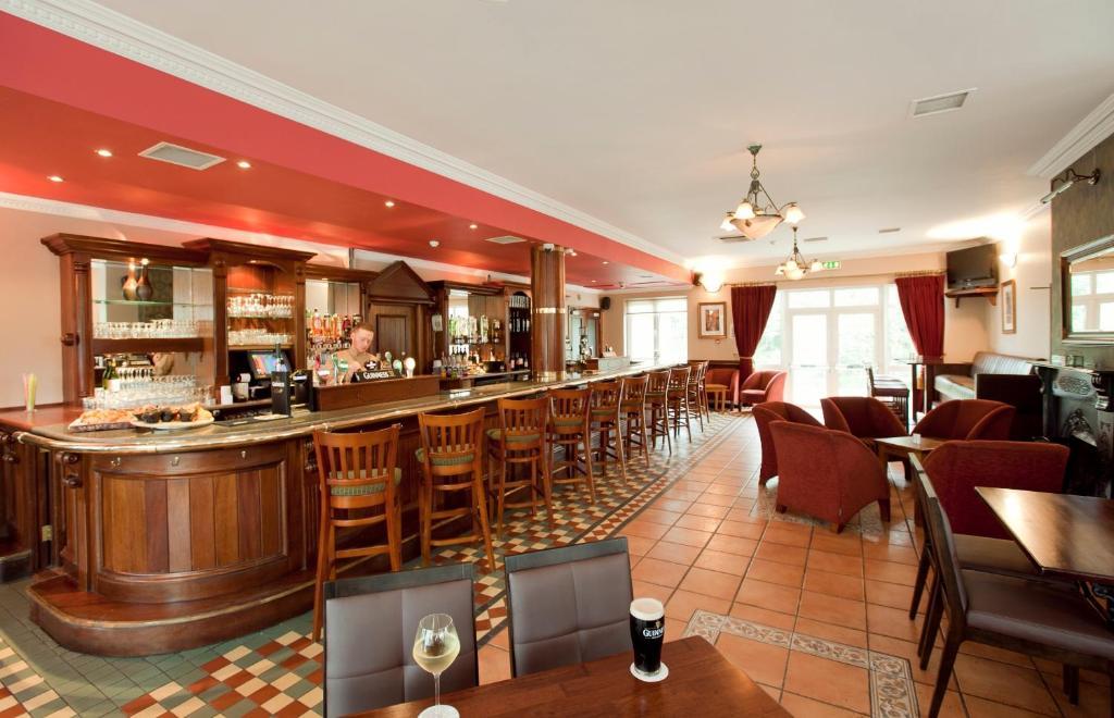 Riverside Park Hotel Macroom Kültér fotó