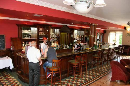 Riverside Park Hotel Macroom Kültér fotó