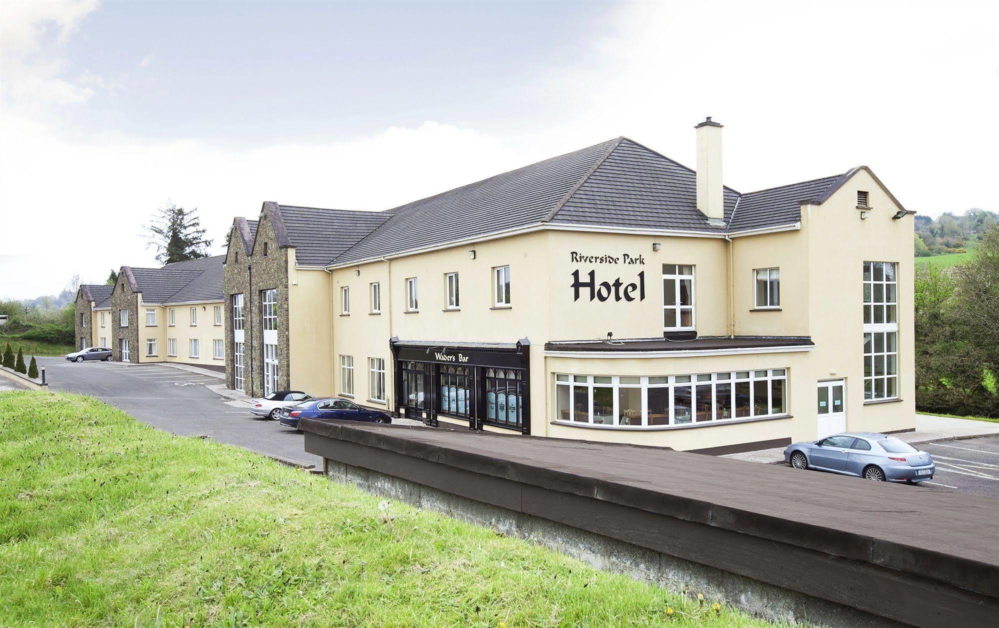 Riverside Park Hotel Macroom Kültér fotó
