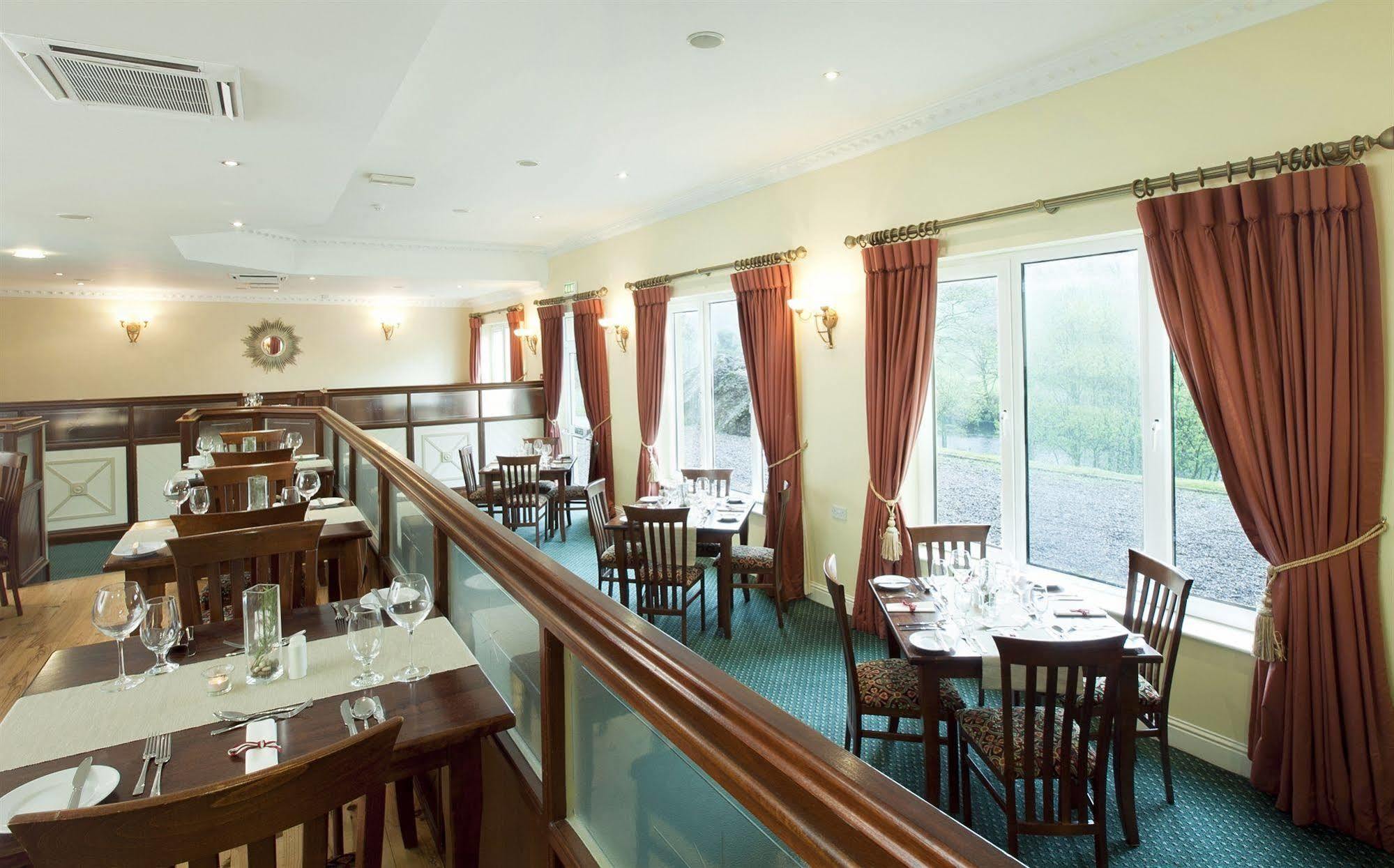 Riverside Park Hotel Macroom Kültér fotó