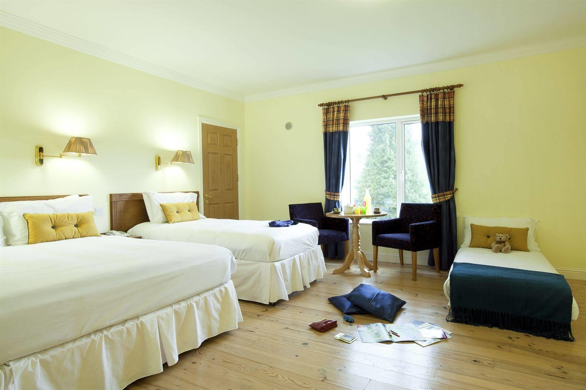 Riverside Park Hotel Macroom Kültér fotó
