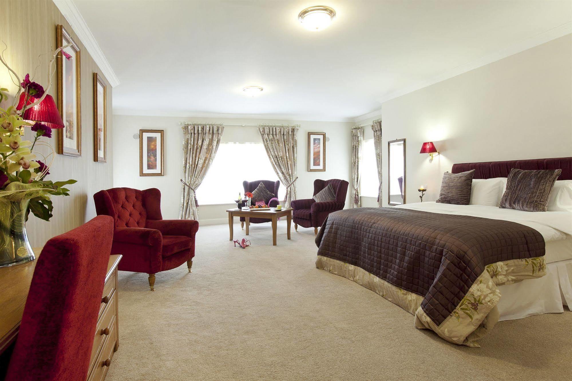 Riverside Park Hotel Macroom Kültér fotó