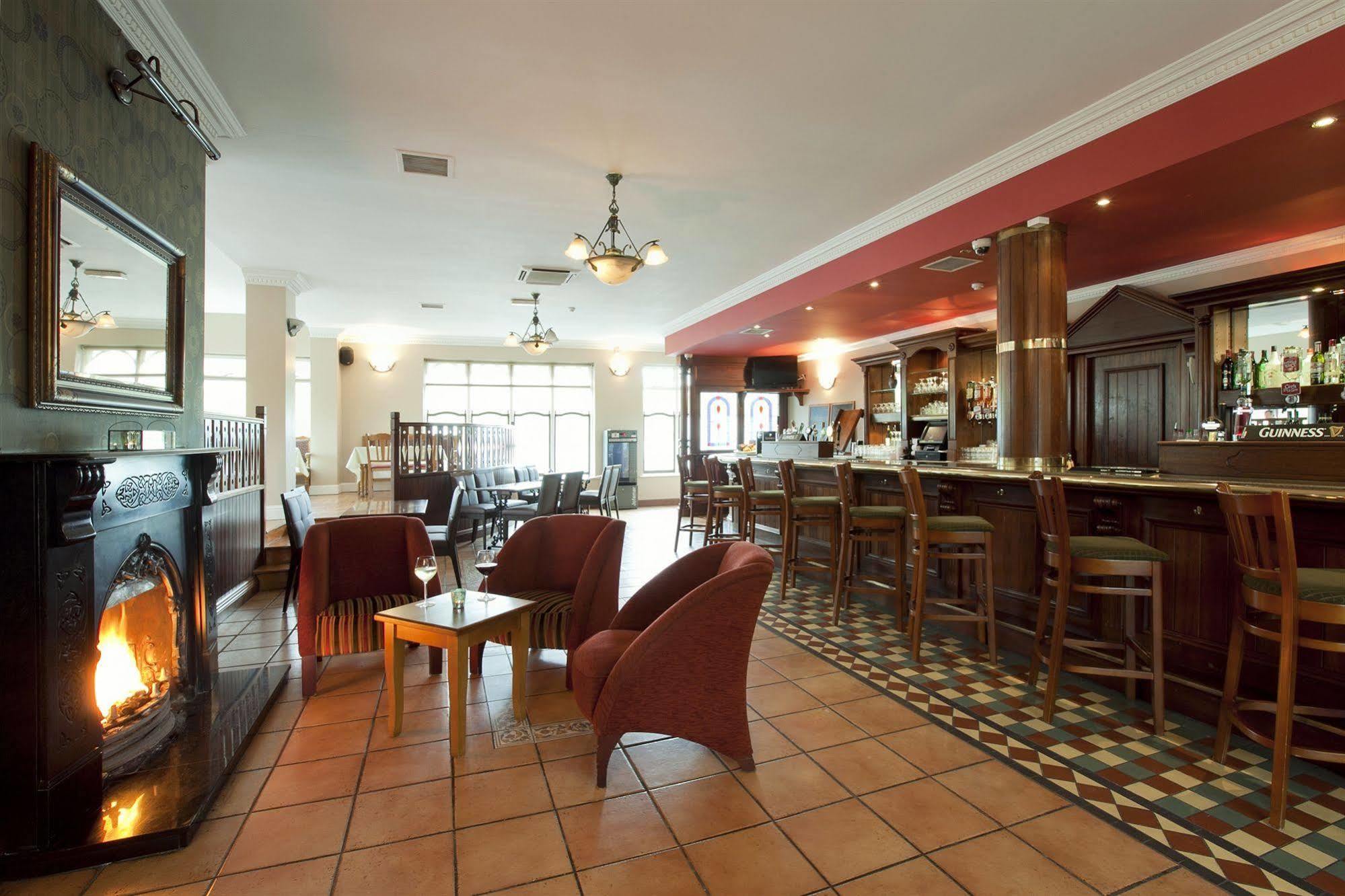 Riverside Park Hotel Macroom Kültér fotó
