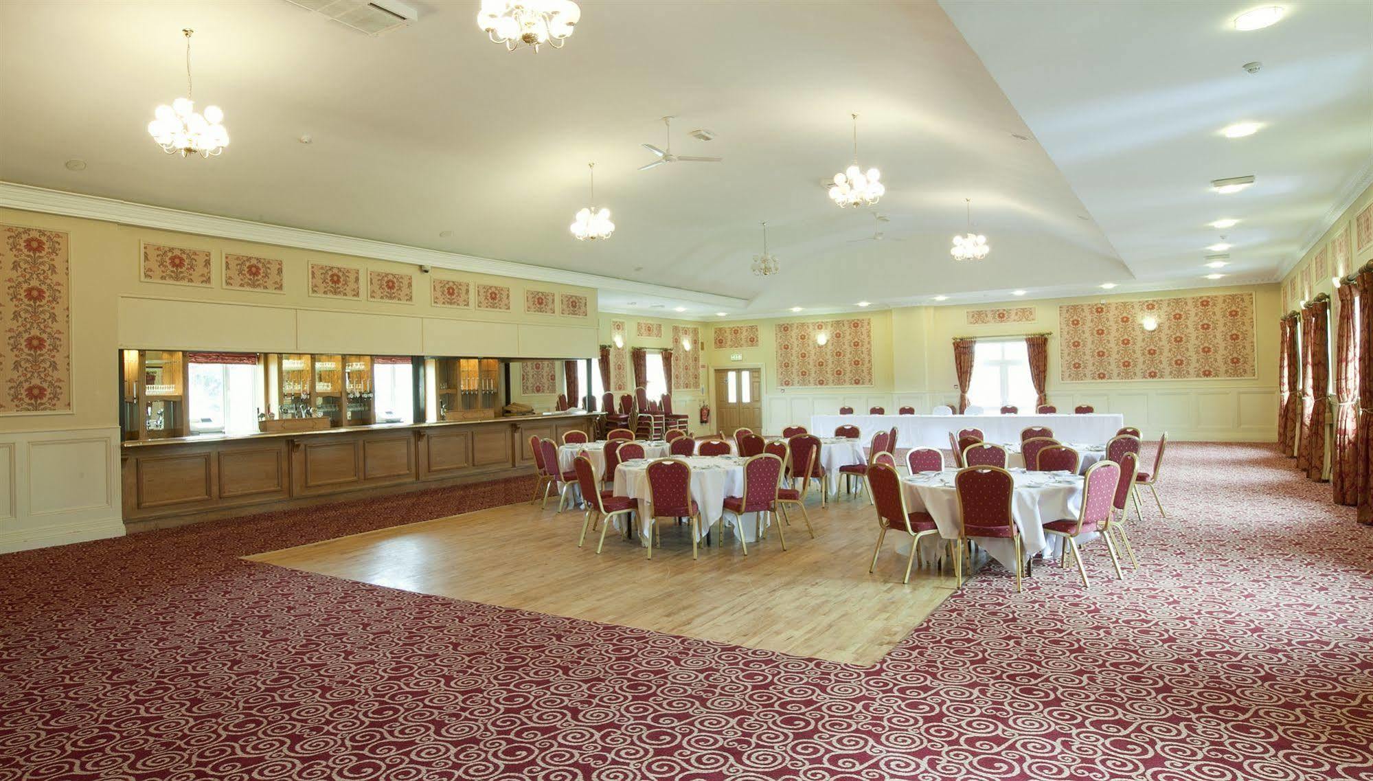Riverside Park Hotel Macroom Kültér fotó